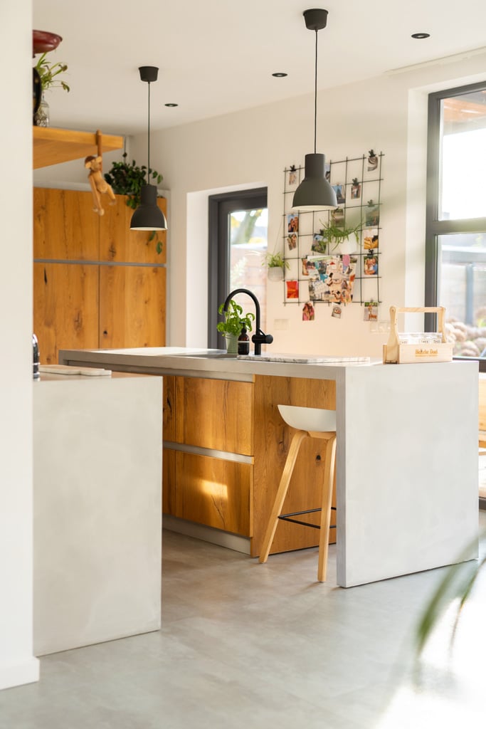 eiken houten keuken met beton cire blad