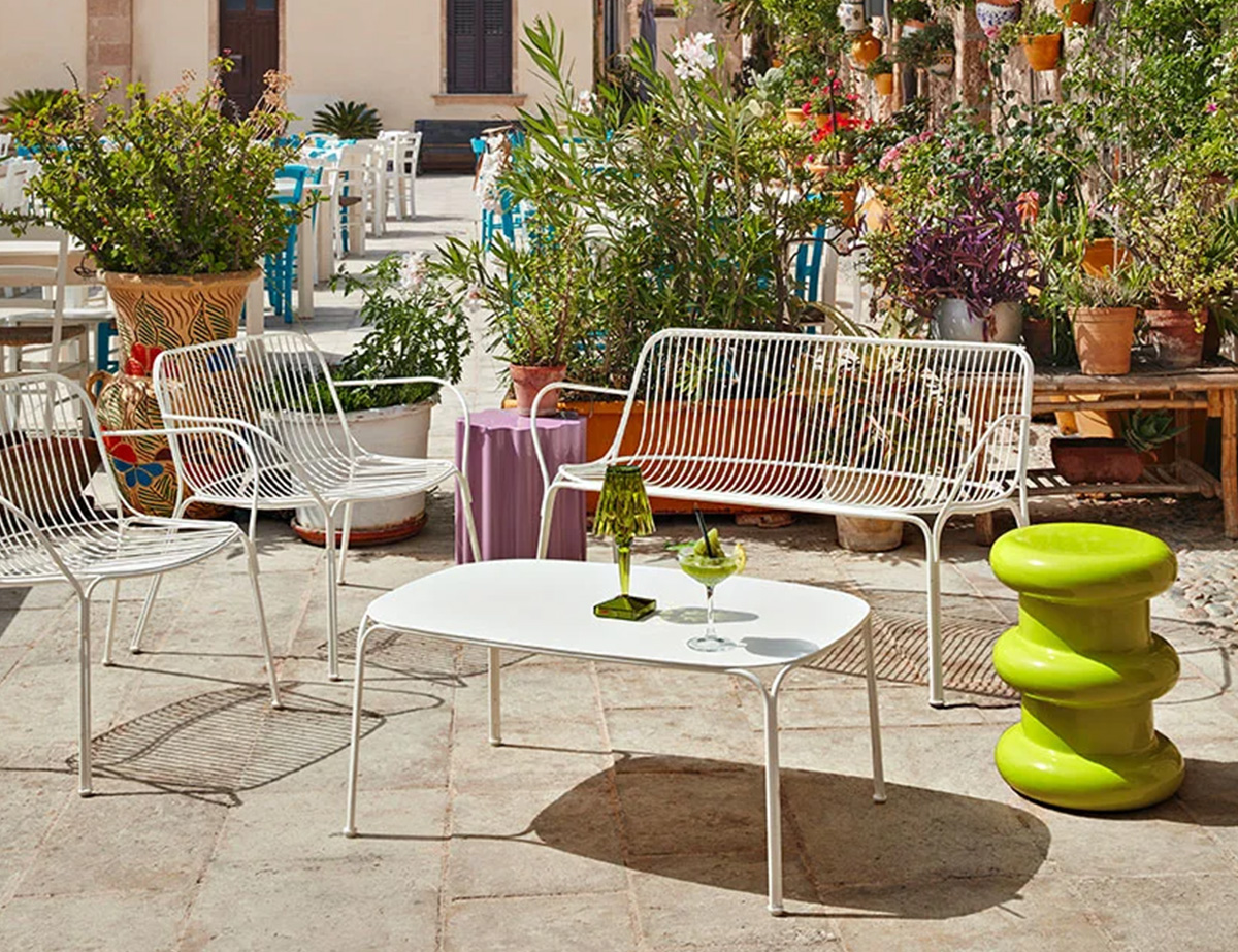 kartell bijzettafel tuin kleurrijk