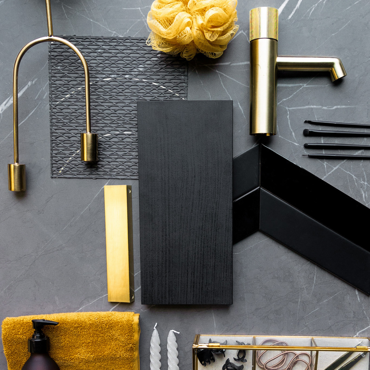 badkamertegels moodboard zwart goud