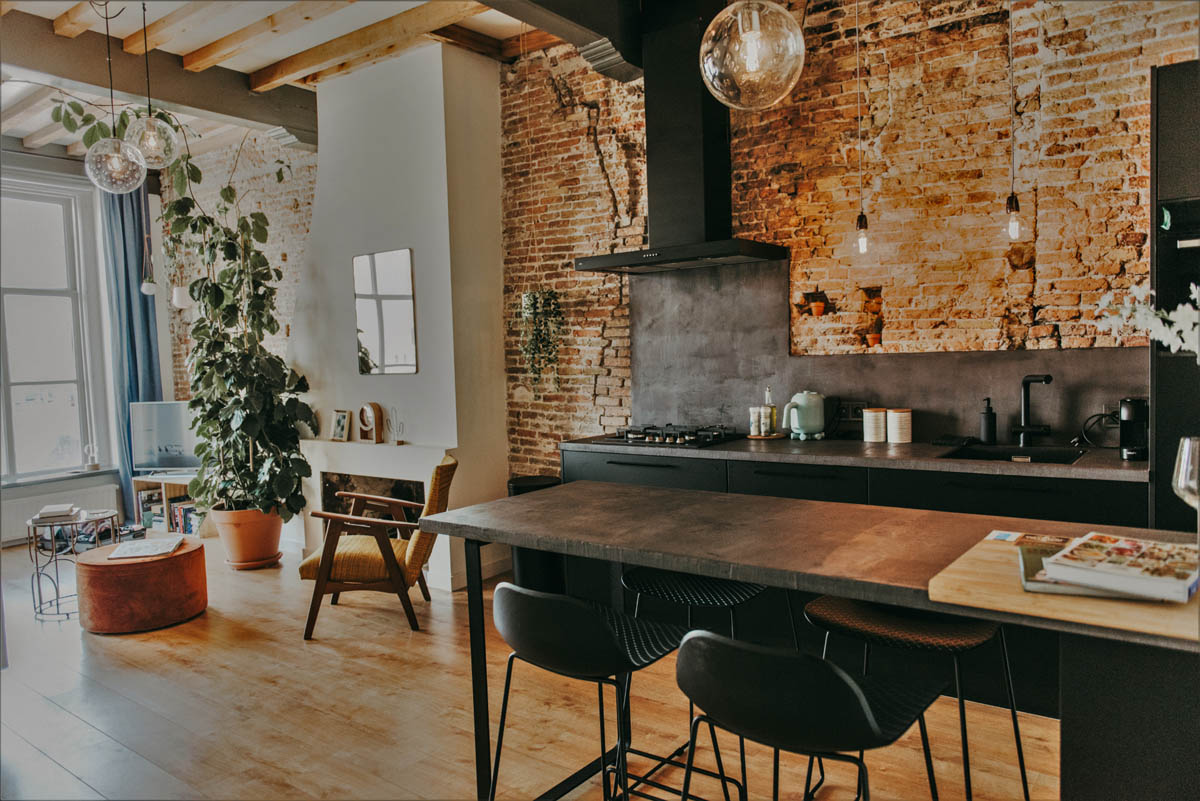 Stijlvol overnachten in Zeeland in deze Middelburgse loft met moderne keuken