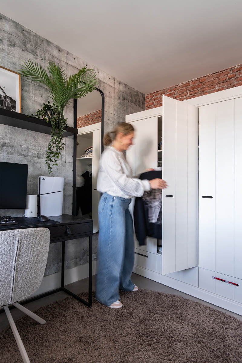 Michele aan de slag in de stoere gameroom voor haar zoon met items van WOOOD