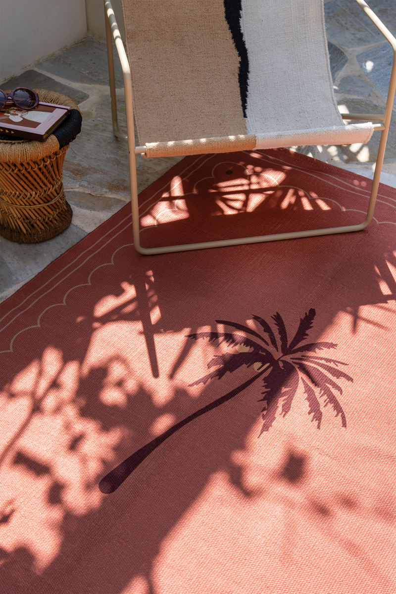 tuinkleed met palmboom in het roze / terra