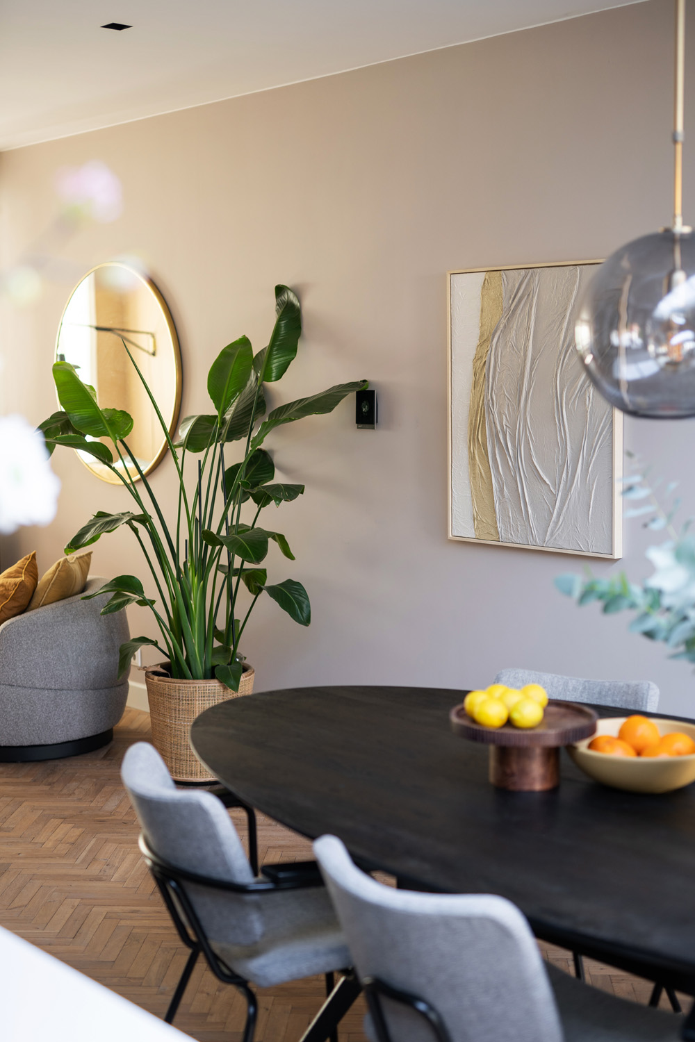 Crushed Silk van Histor, basiskleur in de eethoek van Amber